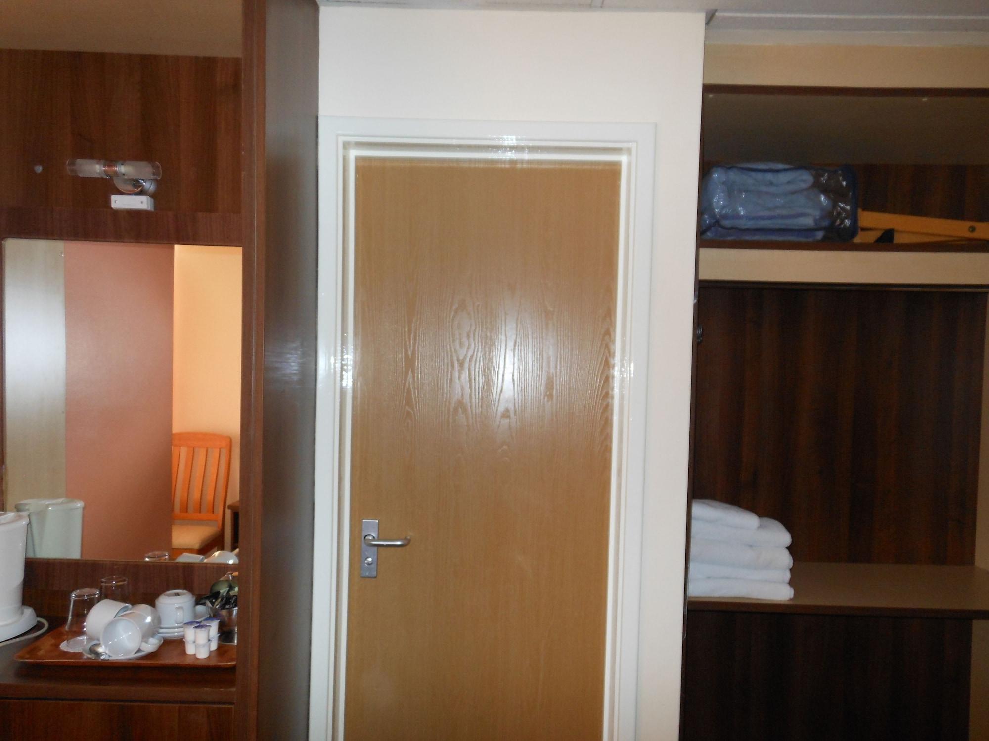 The Gatwick White House Hotel Horley Dış mekan fotoğraf
