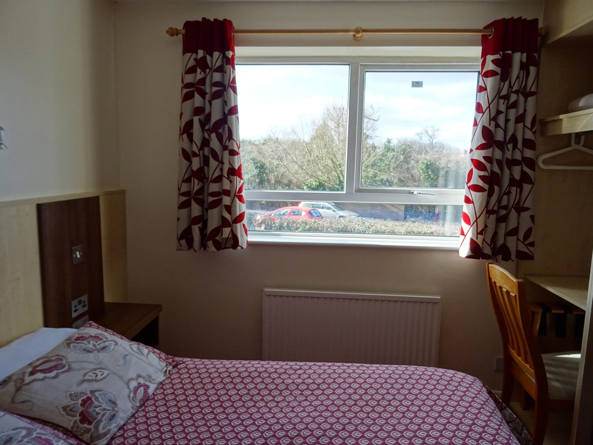 The Gatwick White House Hotel Horley Dış mekan fotoğraf