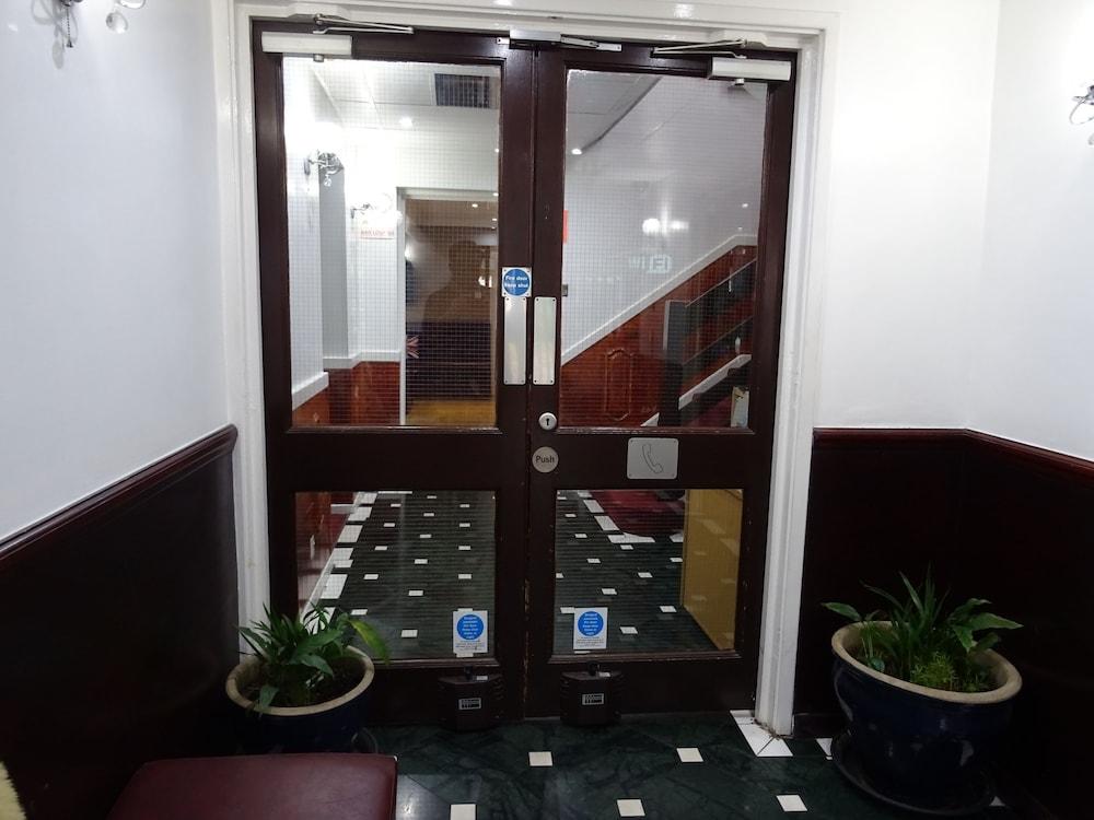 The Gatwick White House Hotel Horley Dış mekan fotoğraf