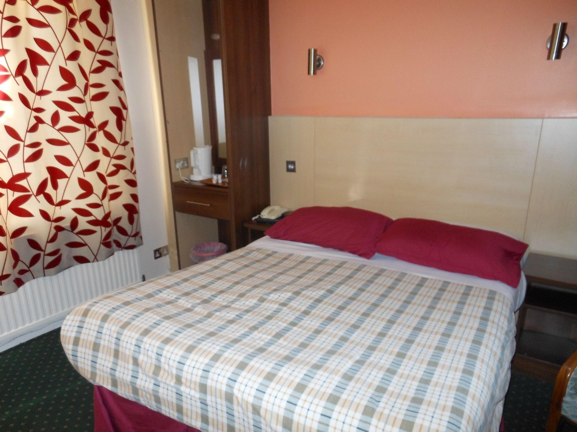 The Gatwick White House Hotel Horley Dış mekan fotoğraf