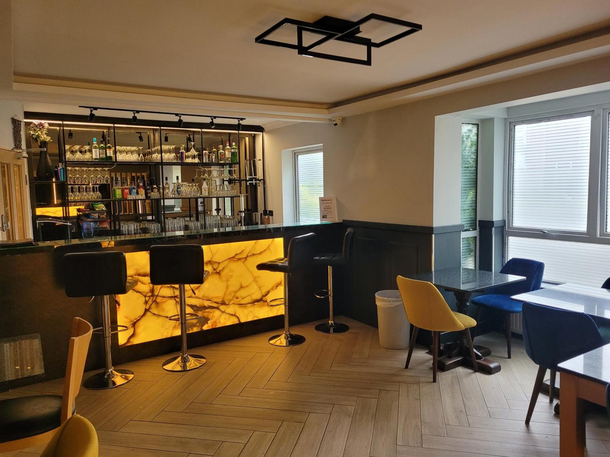 The Gatwick White House Hotel Horley Dış mekan fotoğraf