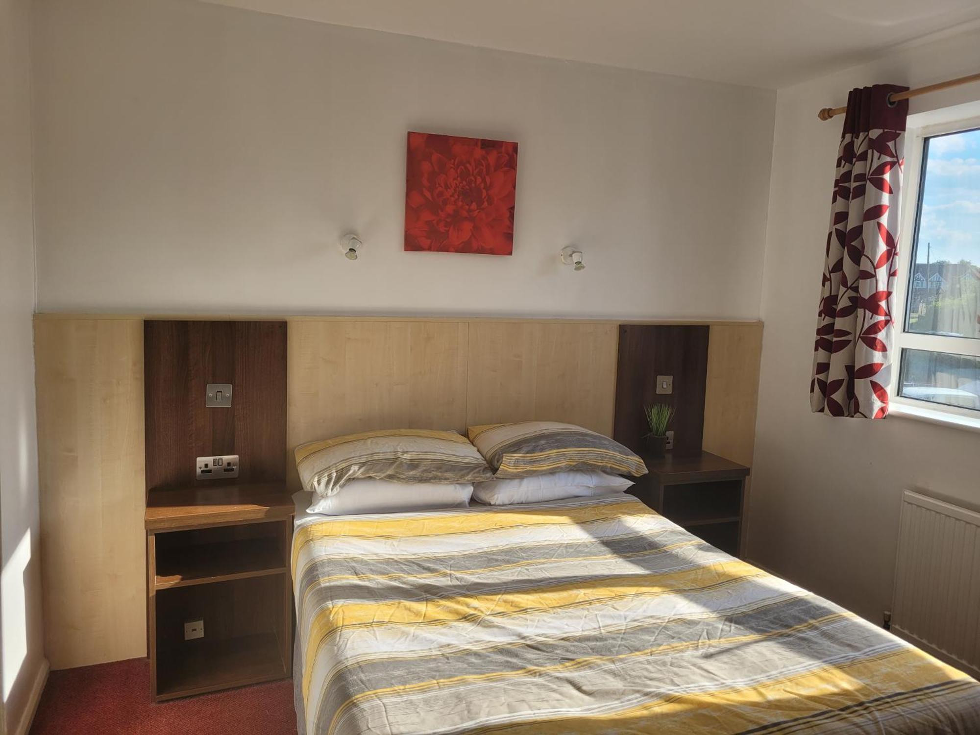 The Gatwick White House Hotel Horley Dış mekan fotoğraf