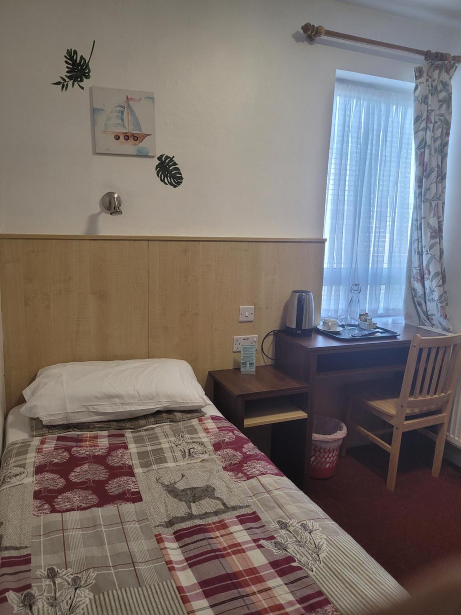 The Gatwick White House Hotel Horley Dış mekan fotoğraf