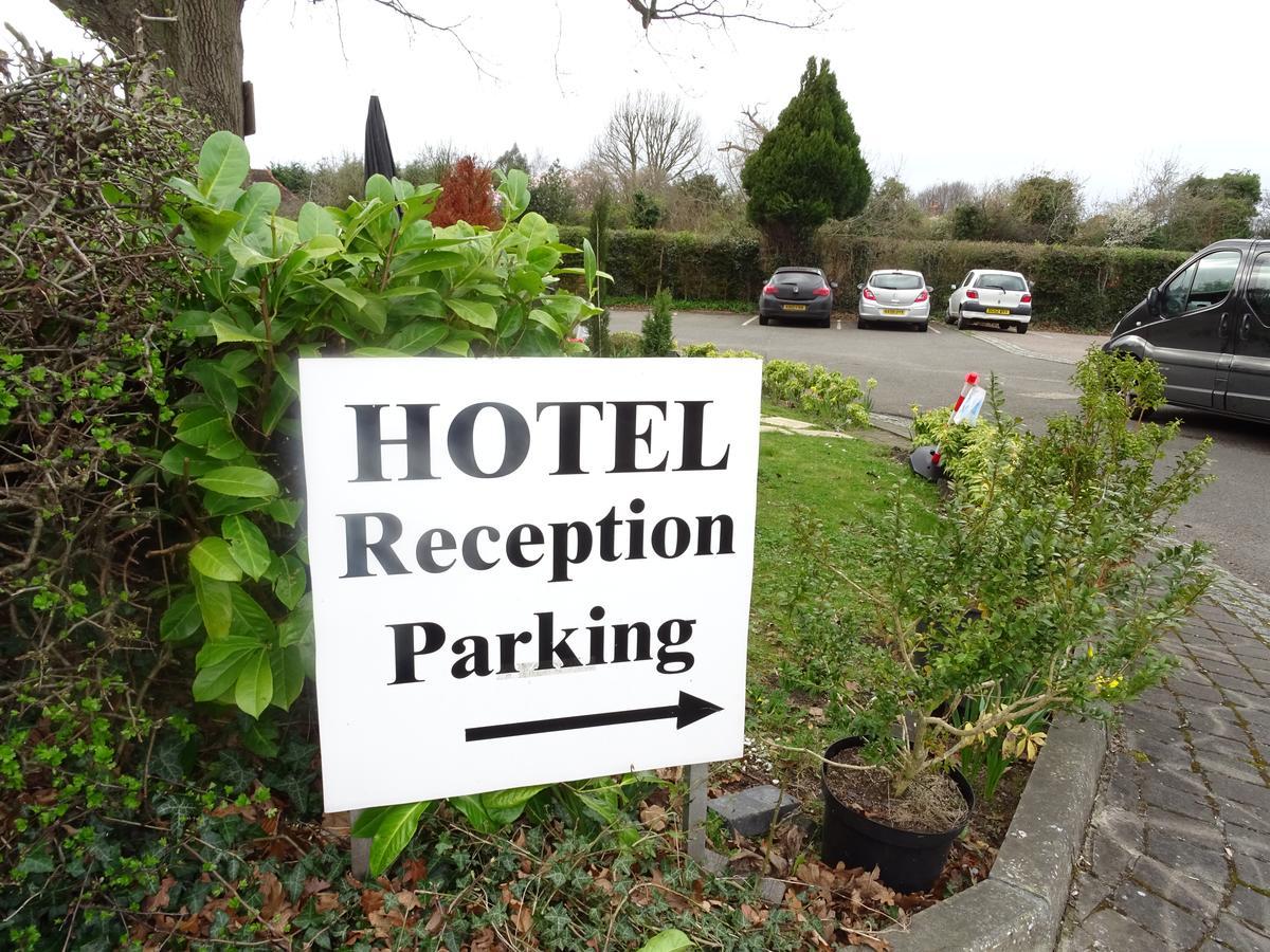 The Gatwick White House Hotel Horley Dış mekan fotoğraf